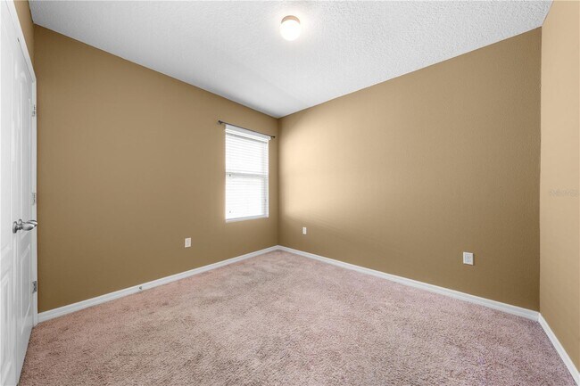 Building Photo - 1073 Brenton Manor Dr