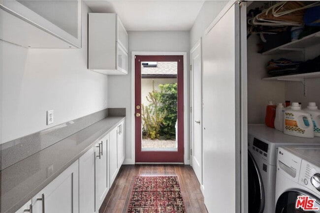 Building Photo - 3836 Seneca Ave