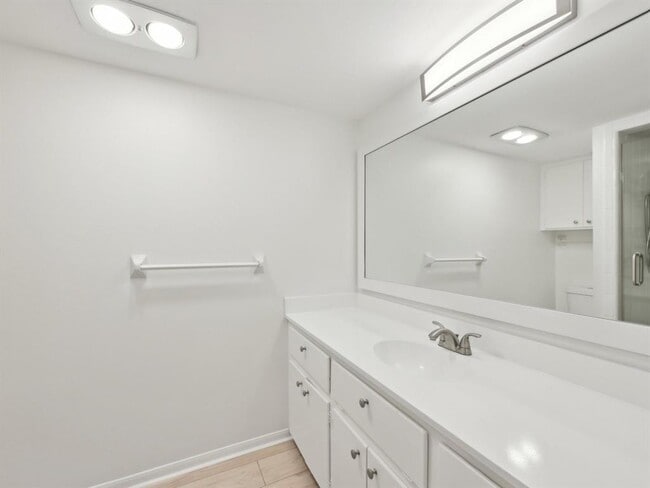 Building Photo - 1812 Saxony Ln
