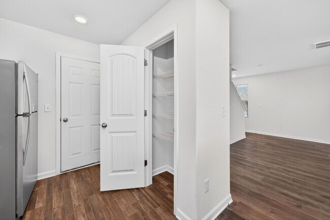 Building Photo - Available now! Stunning 3-Bedroom Home in Meredith Woods