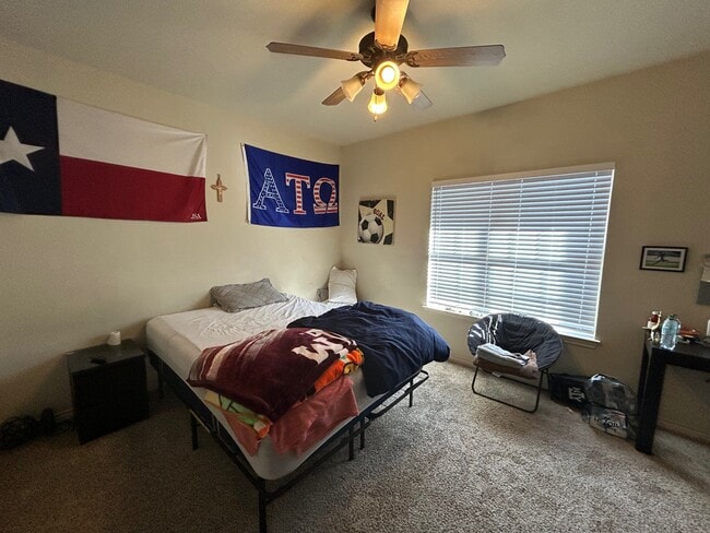 Building Photo - 223 Forest Dr Loop