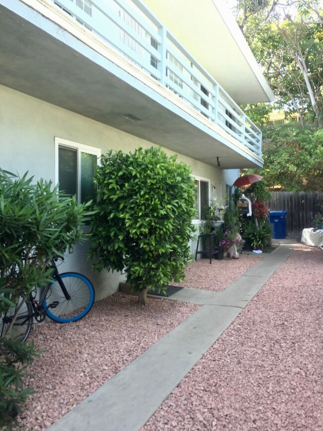 Building Photo - 11333 Venice Blvd