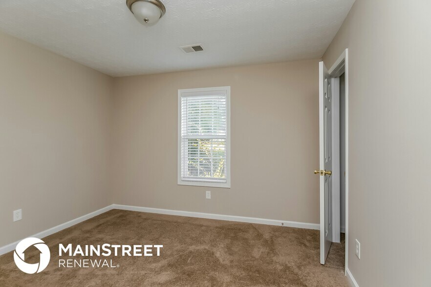 Building Photo - 145 Mountain Way