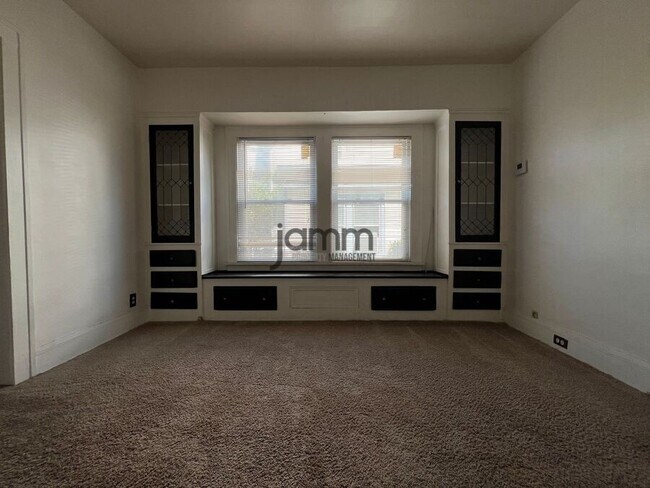 Building Photo - 2196 Lewis Dr