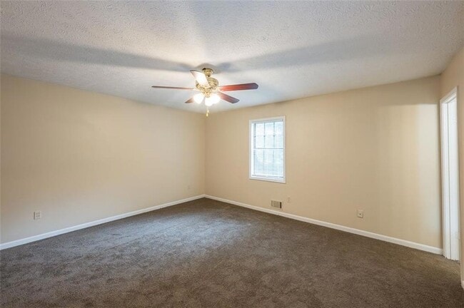 Building Photo - 3038 Courtney Dr