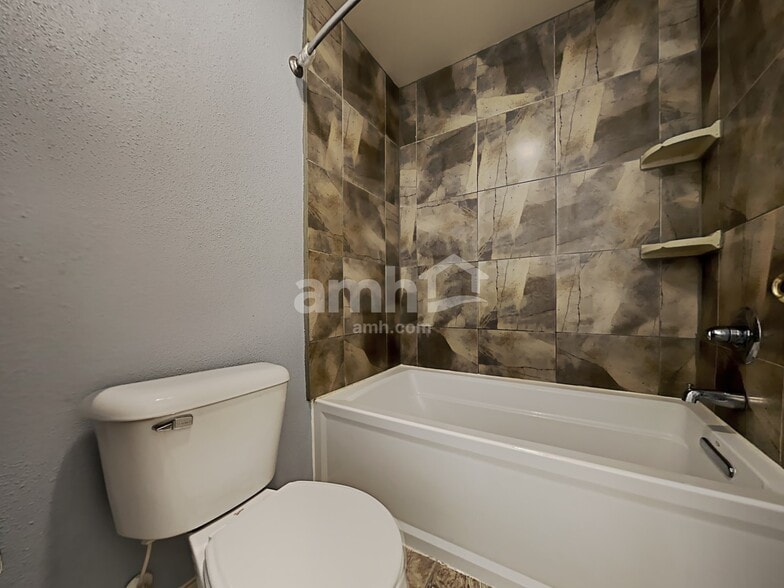 Building Photo - 17633 SW Falling Leaf Ct