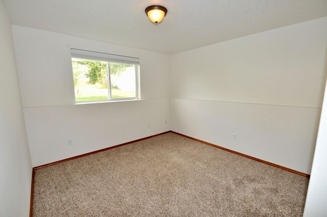 Building Photo - 7682 N Joanna Dr