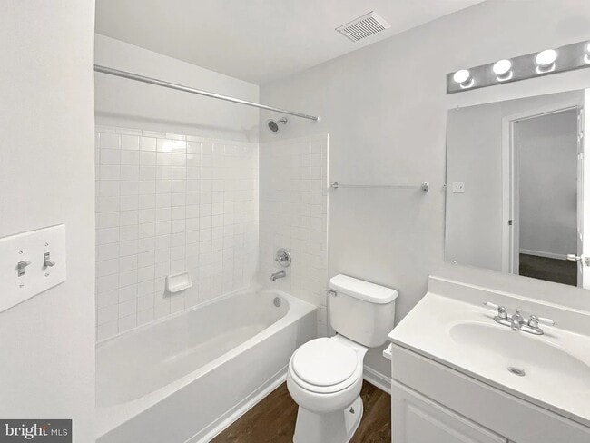 Building Photo - 4719 Rollingdale Way