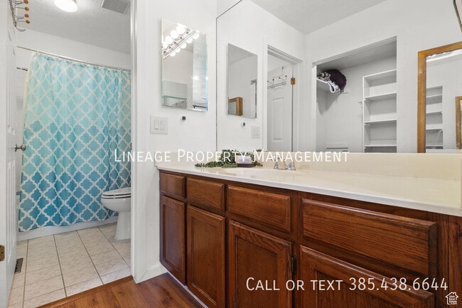 Building Photo - 4487 St Andrews Dr