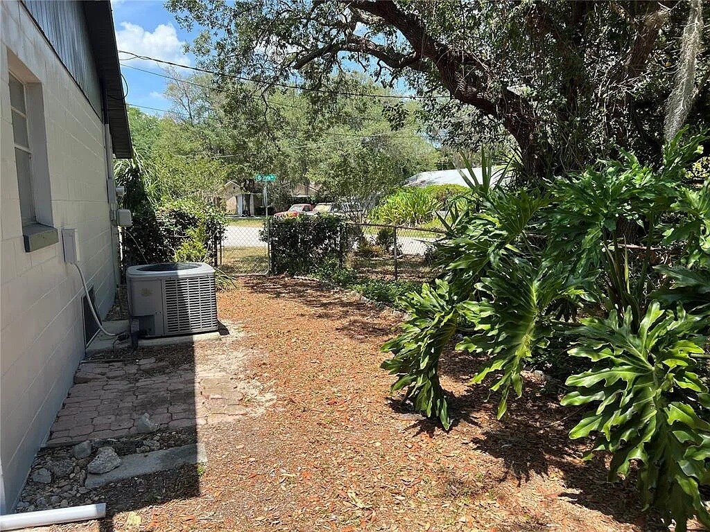 Side Yard with Gate - 261 Deleon Rd