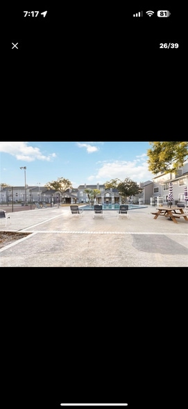 Building Photo - 2216 Stonington Ave