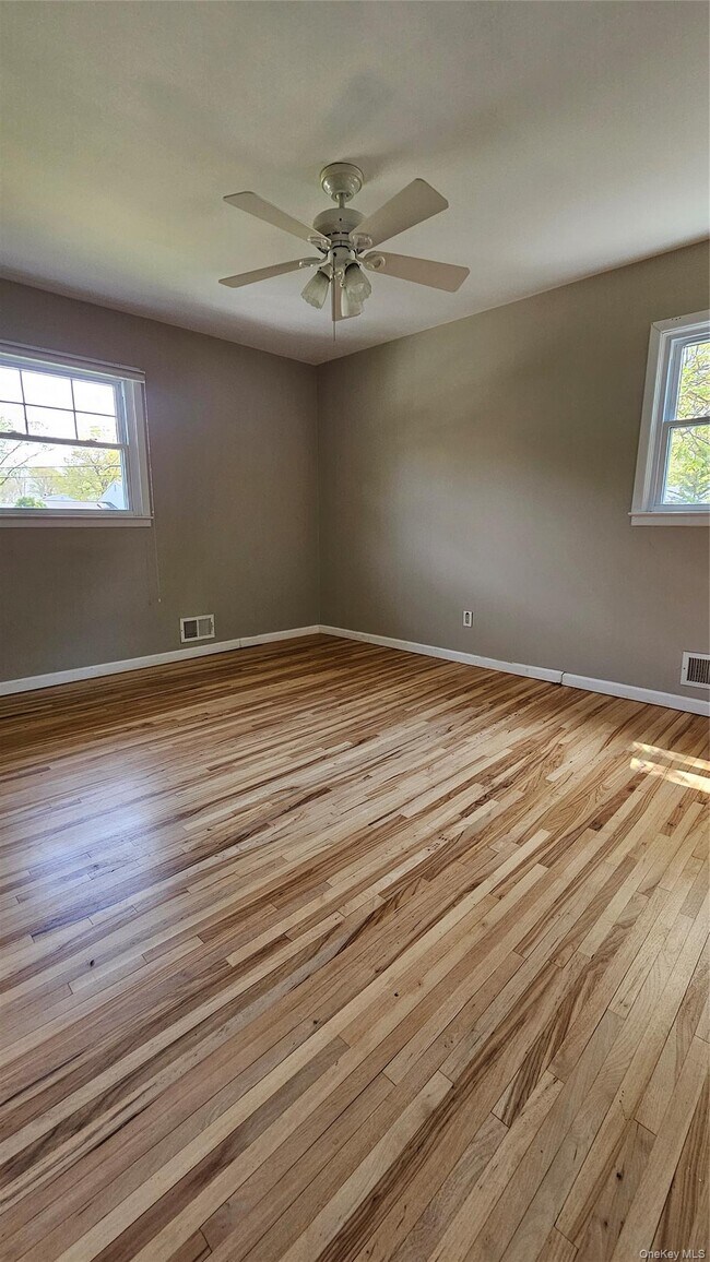 Building Photo - 72 Schriever Ln