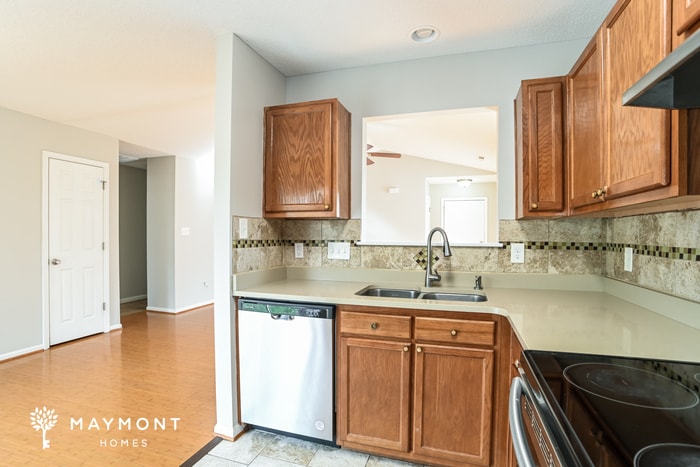 Building Photo - 2428 Fairstone Ave