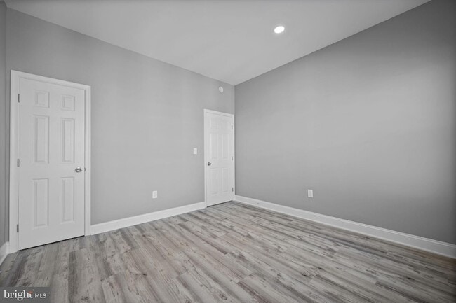 Building Photo - 818 N Rose St