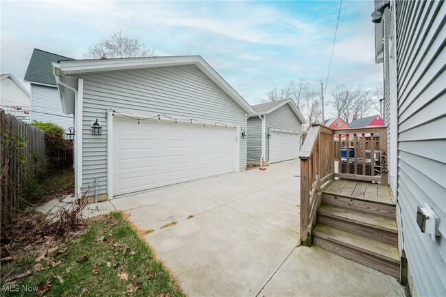 Building Photo - 12027 Wade Park Ave