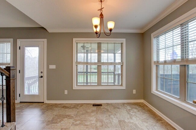 Building Photo - Executive Home on Cul de sac off exit 8.  Hurry.