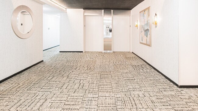 Building Photo - 19 Winchester St