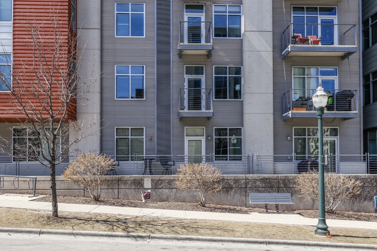 Building Photo - 309 W Washington Ave