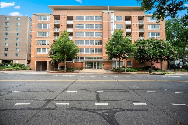 Building Photo - Available Now! Electric, Gas and Water included in Rent! Spacious Studio in an Amenity Rich Build...