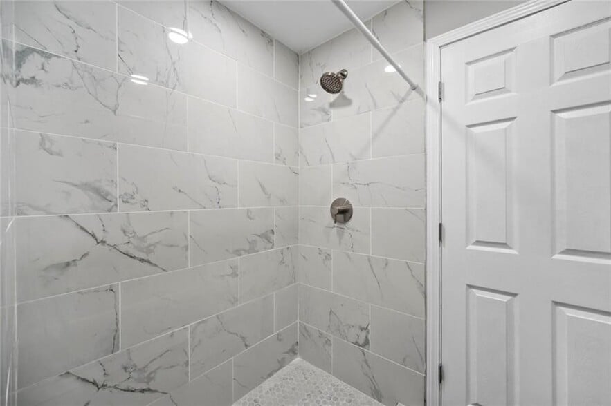 Building Photo - 1126 Briarcliff Pl NE