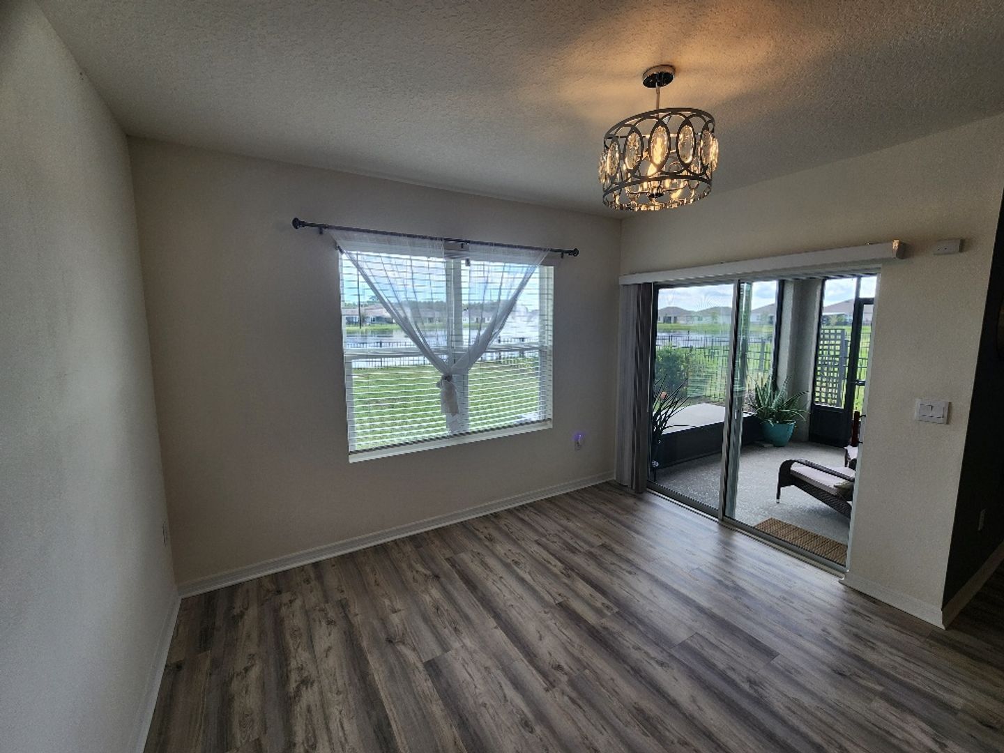 Building Photo - 915 Noble Run