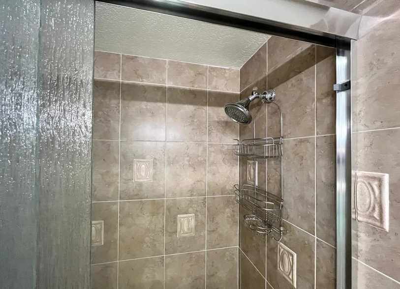 Building Photo - 880 Mandalay Ave