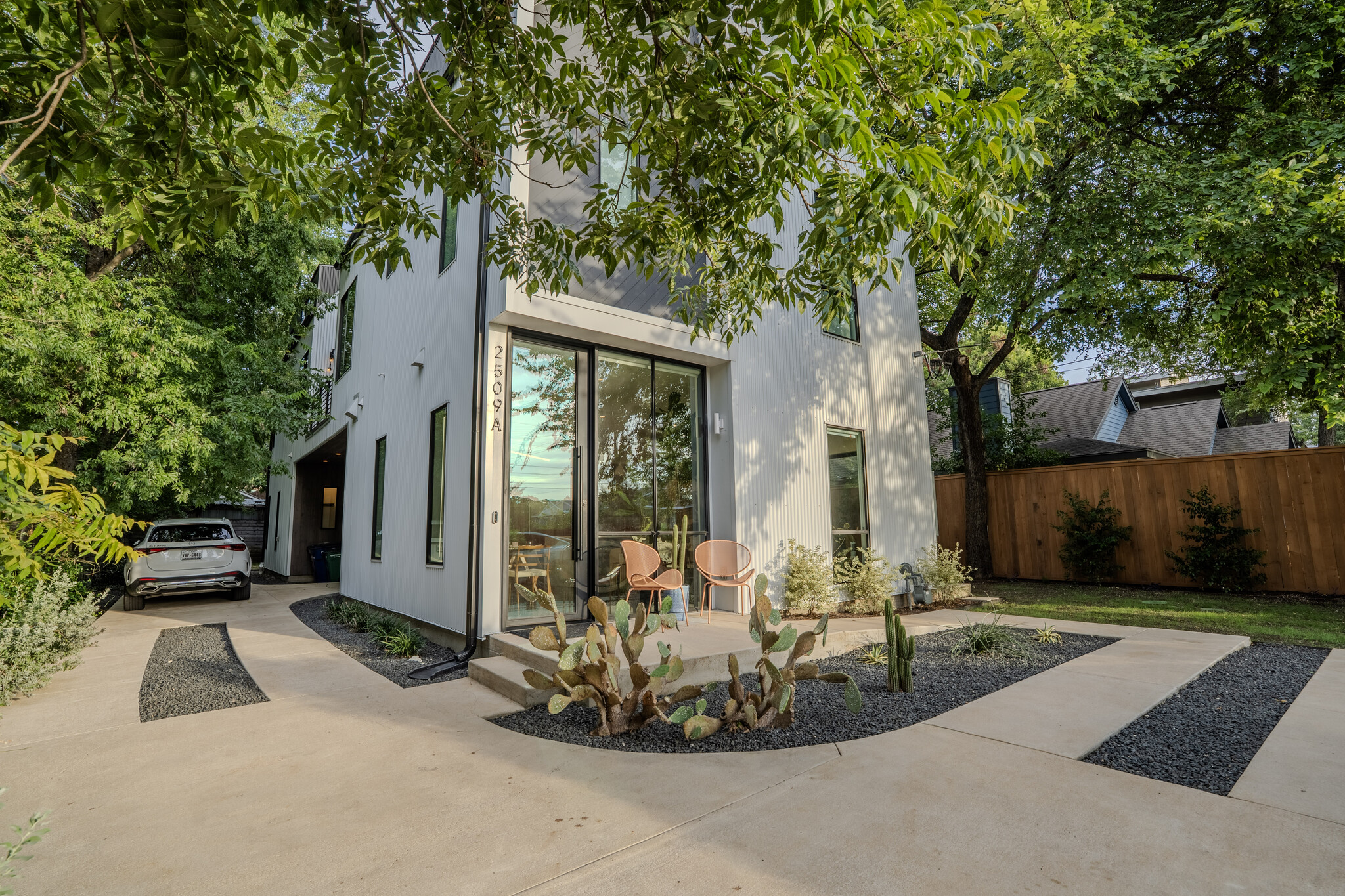 Building Photo - 2509 Durwood St