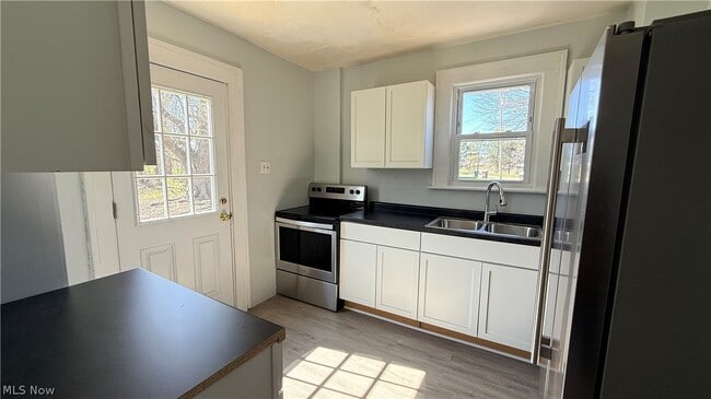 Building Photo - 1432 League St