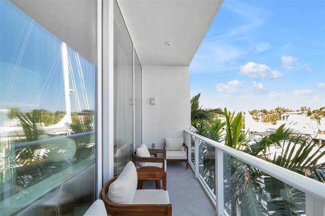 Building Photo - 2311 SE 17th St