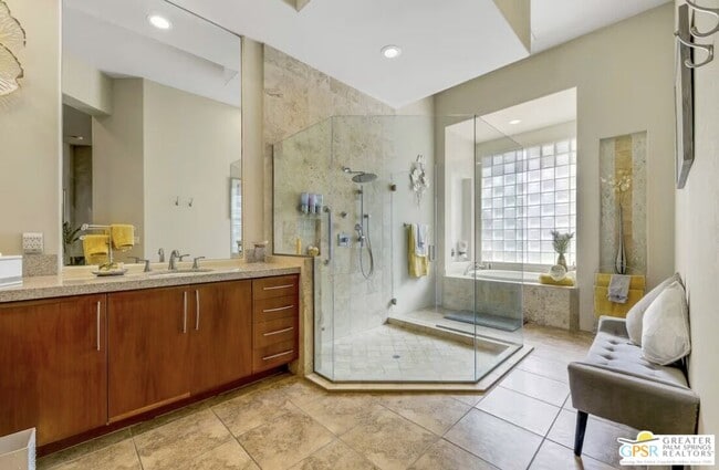 Building Photo - 79800 Vía Sin Cuidado