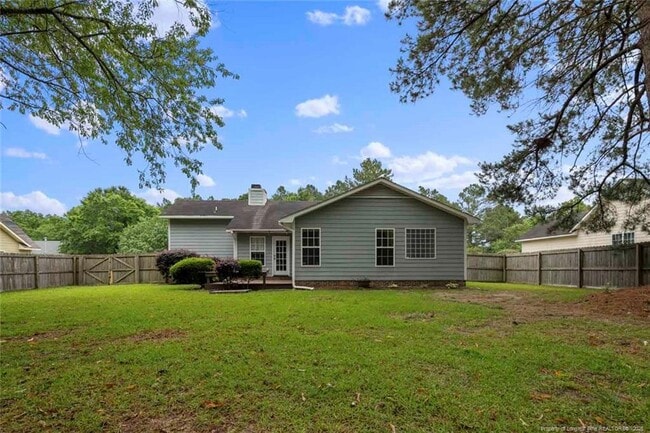 Building Photo - 465 Northwoods Dr