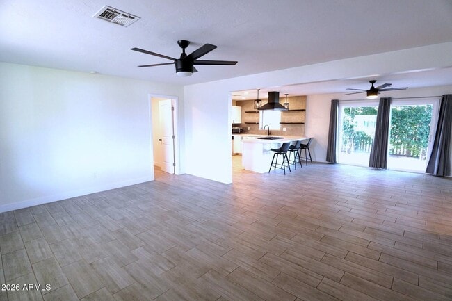 Building Photo - 2114 W San Juan Ave