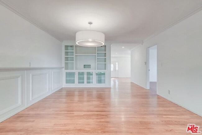 Building Photo - 13203 Dewey St