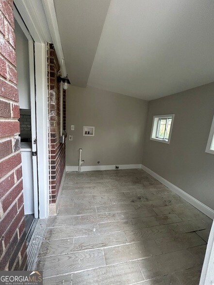 Building Photo - 261 Palms Ln SW