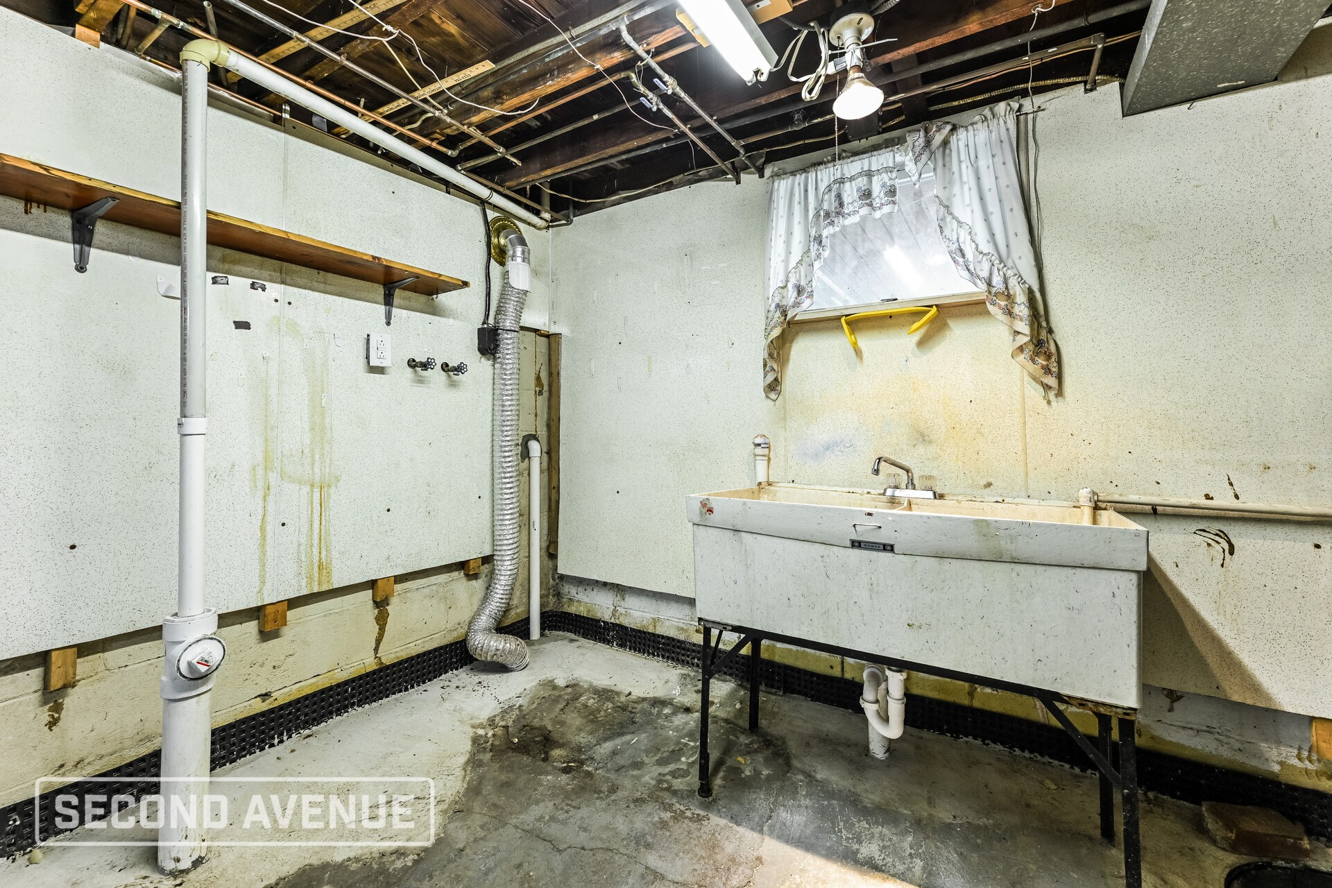 Building Photo - 1514 James St