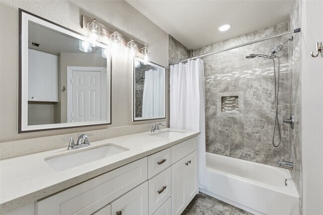 Building Photo - 5234 Findlay Dr
