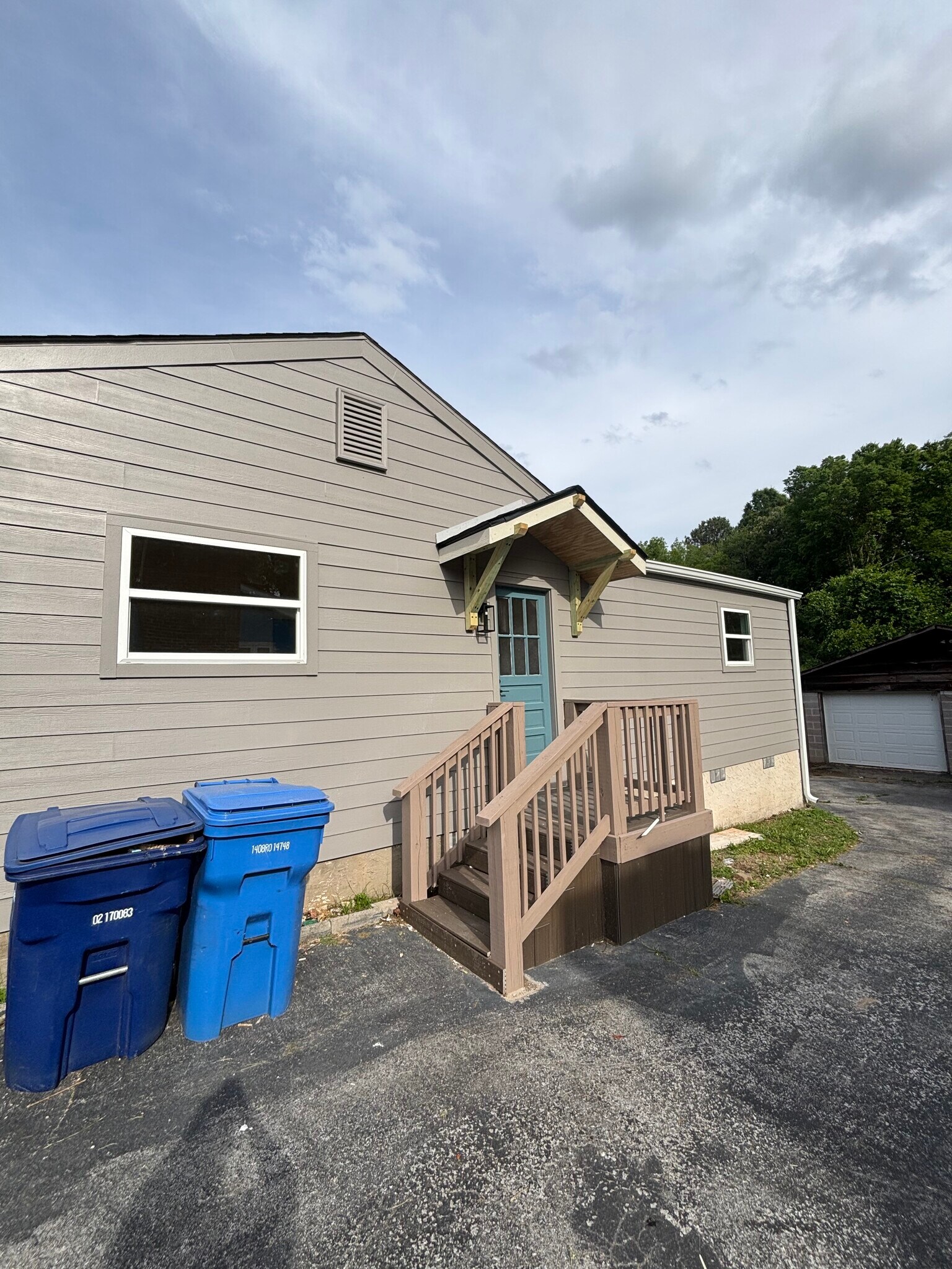Building Photo - 1438 Ely Rd