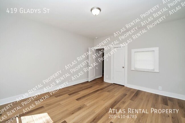 Building Photo - 419 Gladys St