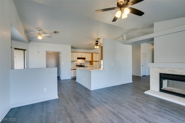 Building Photo - 1670 Rocking Horse Dr