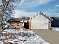 Building Photo - 6620 Rosebush Ln