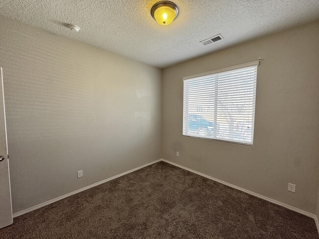 Building Photo - 6732 Oro Valley Rd NW