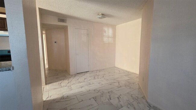 Building Photo - 1327 Brenda Ln