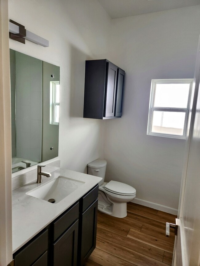 Building Photo - 2707 W Kerria Ave