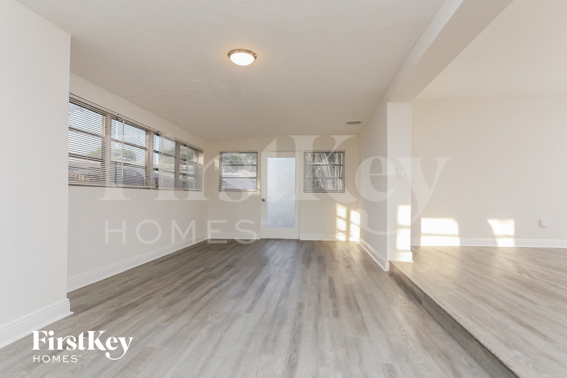 Building Photo - 1571 NE 44th St