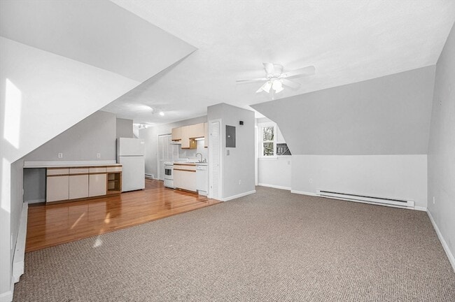 Building Photo - 16 Epping St