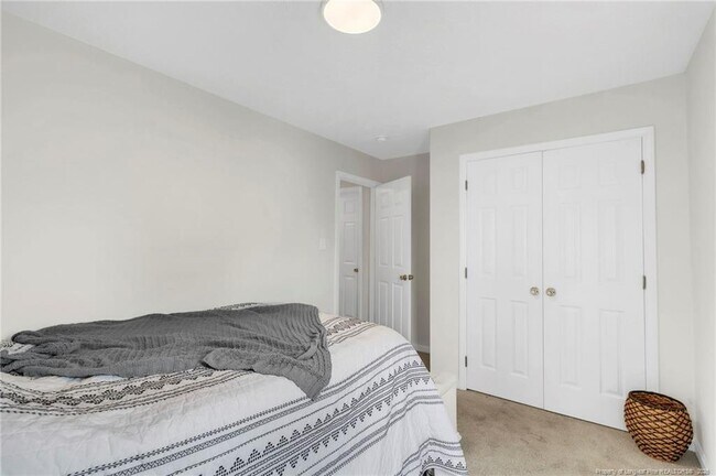 Building Photo - 5008 Shimmer Dr