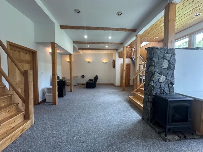 Building Photo - 109 Brush Hill Rd
