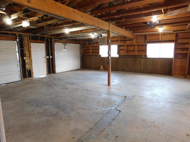 Building Photo - Spacious Ranch in Orchard Mesa