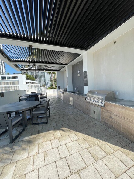 Building Photo - 119 NE 20th St