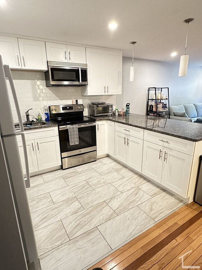 Building Photo - 121 Tremont St